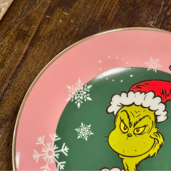 The Grinch with Snowflakes Pink and Green Salad Plate - Picture 5 of 6